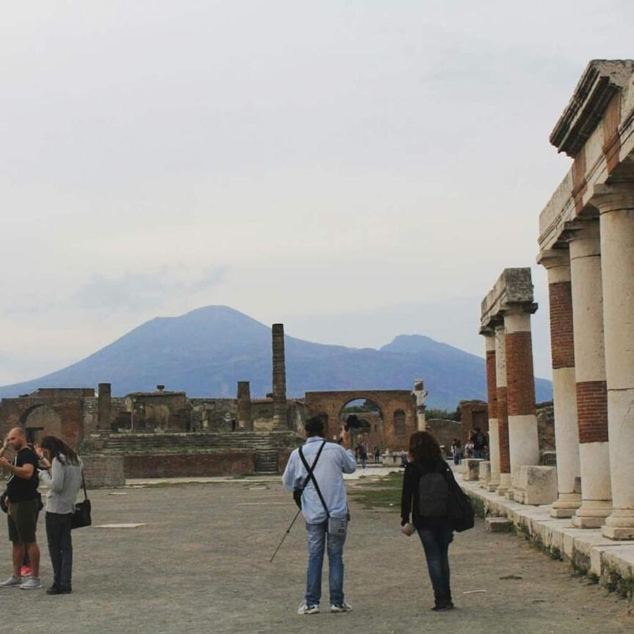 B&B Le Ali Del Sogno Pompei Bagian luar foto