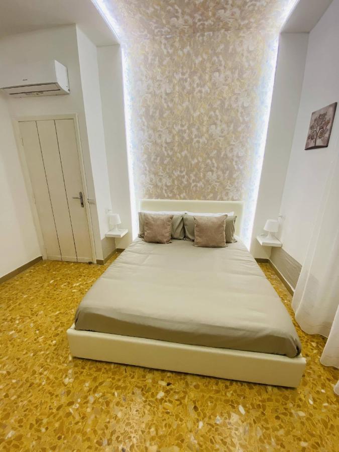 B&B Le Ali Del Sogno Pompei Bagian luar foto