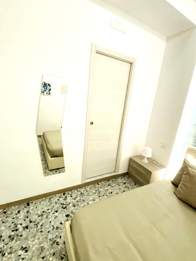 B&B Le Ali Del Sogno Pompei Bagian luar foto